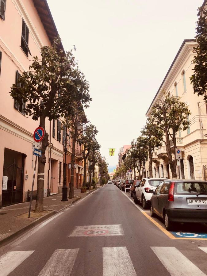 La via del mare Albenga Exterior foto